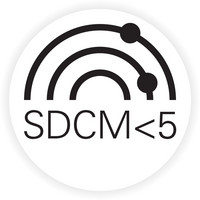 Farbkonsistenz SDCM ( Standard Deviation of Color Matching) - gibt an wie stark die Farbe einer Lichtquelle von einer Referenzfarbe abweicht; 1-3 sehr hohe Farbkonsistenz (kaum wahrnehmbare Unterschiede); 4-5 gute Farbkonsistenz; größer 5 geringe Farbkonsistenz (Unterschiede sind deutlich sichtbar)